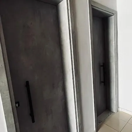 Thalistris Apartment
